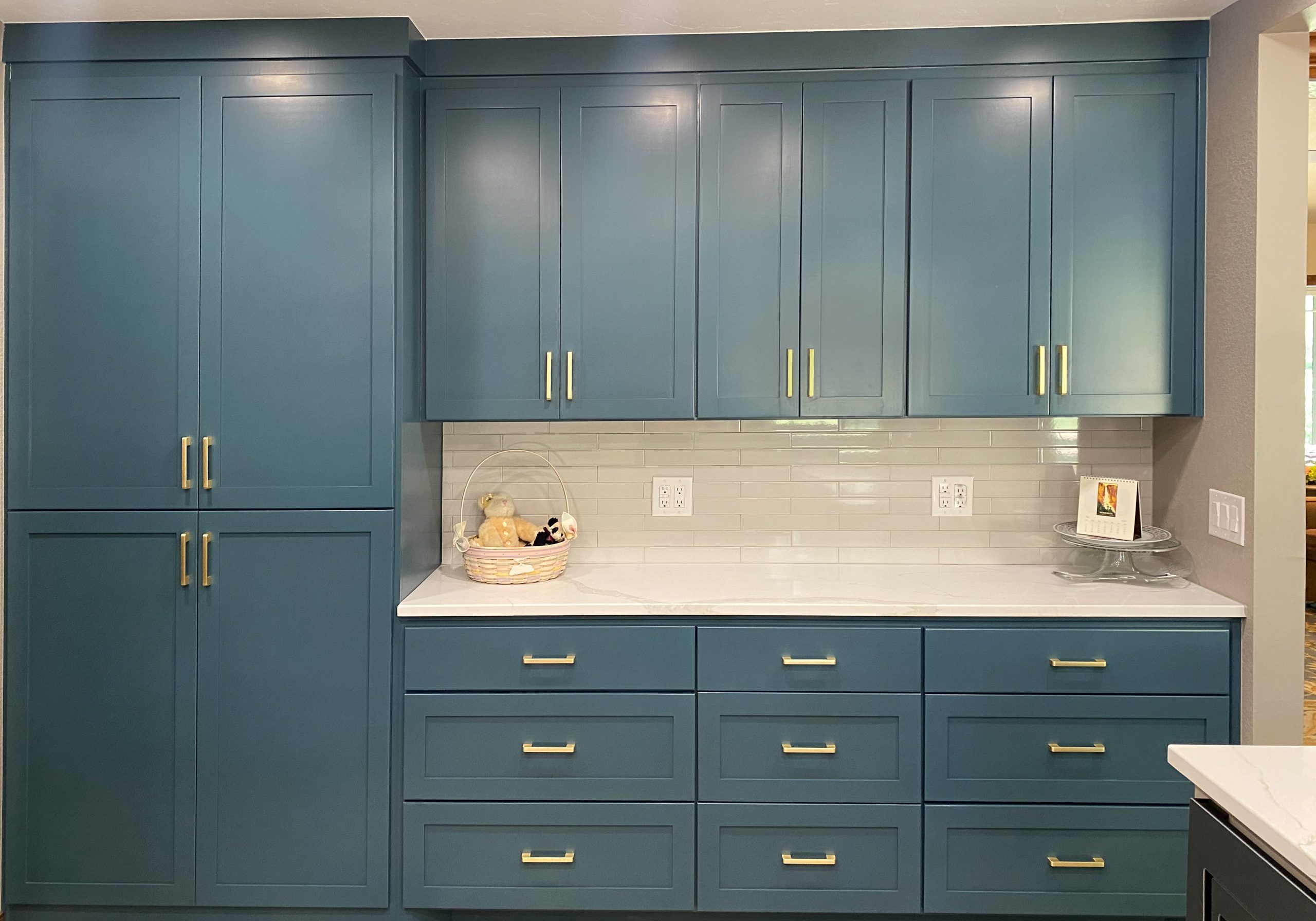 Kitchen with Shaker Cabinets